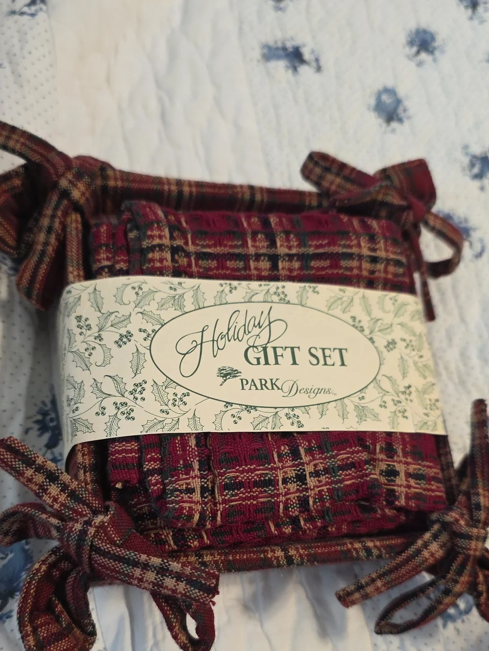 Holiday Gift Set Plaid Fabric Kitchen Towel Gift Set - Red and Green